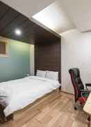 Room Yongin Chameleon