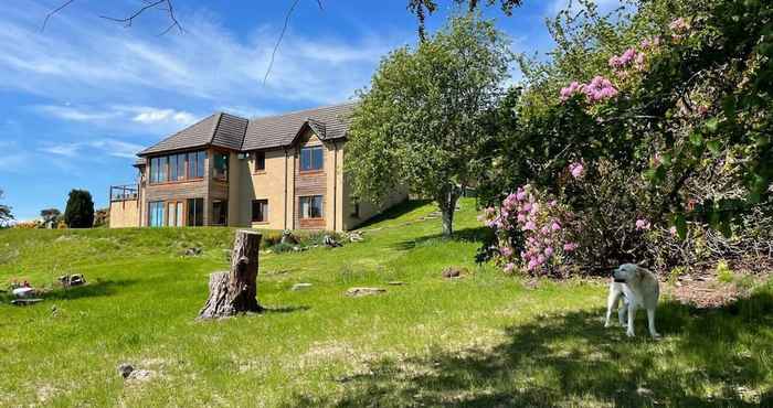 อื่นๆ Beautiful Hillside Apartment Near Elgin, Scotland