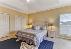 Khác 3 Spacious Home with Private Balcony and Ocean View by RedAwning