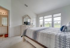 อื่นๆ 5 Neil's Windsor Hills Townhouse 3 Bedroom Townhouse by RedAwning