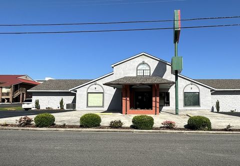 Others Royal Inn