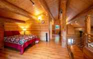 อื่นๆ 5 The Log Cabin 2 Bedroom Home by Redawning