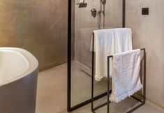 Others 7 Bobo by The Stay