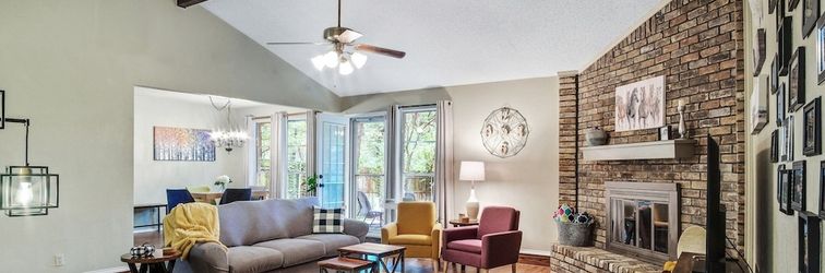 Lain-lain Cozy 3br Kid & Dog Friendly Home In Central Location! 3 Bedroom Home by RedAwning