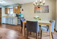 Others 5 Cozy 3br Kid & Dog Friendly Home In Central Location! 3 Bedroom Home by RedAwning