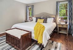 Others 4 Cozy 3br Kid & Dog Friendly Home In Central Location! 3 Bedroom Home by RedAwning