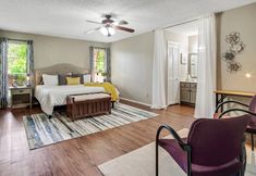 Others 3 Cozy 3br Kid & Dog Friendly Home In Central Location! 3 Bedroom Home by RedAwning