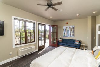 Others 4 Ski Inn Taphouse Hotel