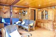 Lainnya The Holiday Chalet Getaway in a Private Estate, Pets Allowed