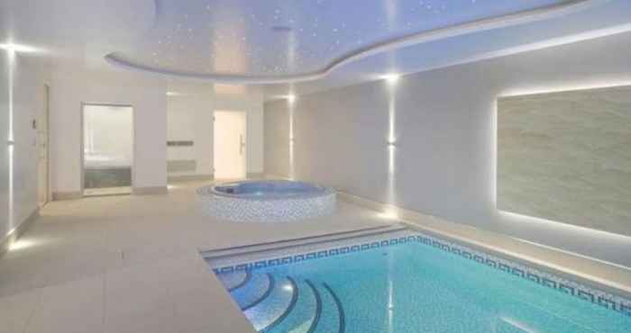 Others Mono Luxe Villa in Newcastle Upon Tyne