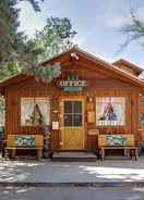 Imej utama Whispering Pines Lodge