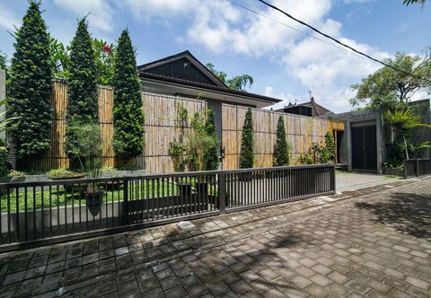 Others d'Sanctum Villa