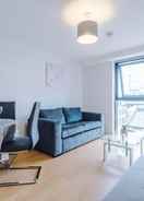 ภาพหลัก ✰Spacious & Modern 2 Bed Apt, 5 Mins from Leeds!