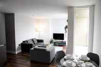 Lain-lain ✰Spacious 2 Bedroom Flat, Close to Train Station✰