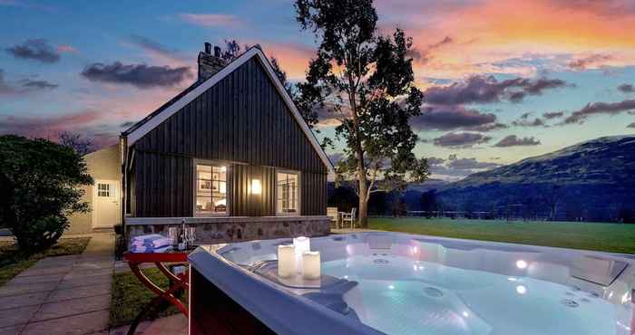 Lain-lain Dalveich Cottage W/hot tub & Stunning Views
