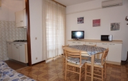 Lainnya 4 Three-room Apartment a Stones Throw From the sea for 5 by Beahost Rentals