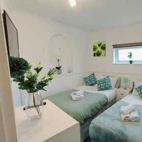 Primary image1Gilling Villa Remarkable 4-bed House in Gillingham,St. Mary Hoo飯店