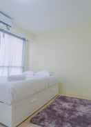 Room Tifolia Studio Apartment with Double Bed near LRT Station