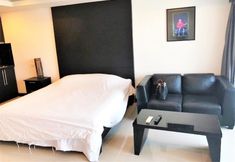 Others 4 Platinum Suites, Thepprasit Road - Large top Floor Studio