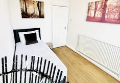 Others 3 Beautiful 3-bed Apartment With Driveway Parking
