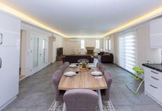อื่นๆ 6 Remarkable 6-bed Villa Zambak Dalyan