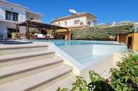 Others Stunning 5-bed Beach Front Villa, Private Beach