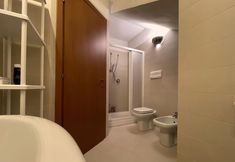 Others 7 Modern Apartment, Private Garden, 25km From Milan