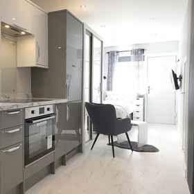 Primary image 1 Modern Studio Apartment in Newcastle Upon Tyne, Hotel Newcastle Racecourse