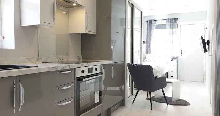 Others Modern Studio Apartment in Newcastle Upon Tyne