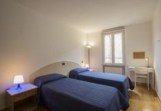 기타 6 Astonish Cathedral View