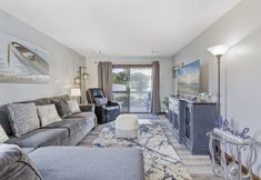 Others 6 Spacious Modern Condo - 1st Floor - One Block to the Beach