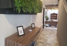 Khác 4 Singular Antara Polanco