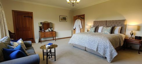 Lain-lain 4 Bossington Hall