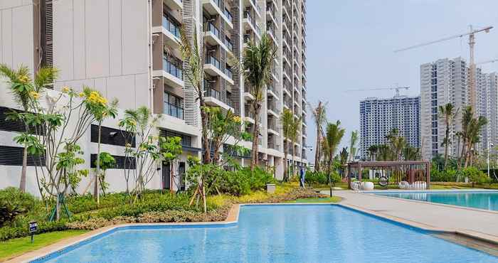 Others Comfortable Studio With Pool View At Sky House Bsd Apartment