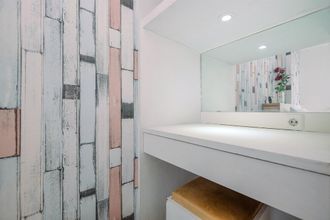 Khác 4 Warm And Cozy 2Br At Low Floor Bassura City Apartment