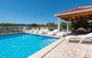 Others 4 Holiday Villa Perna with Swimming Pool