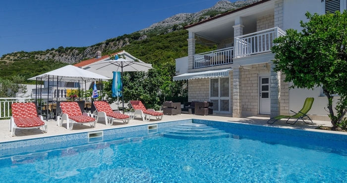 Others Holiday Villa Perna with Swimming Pool