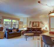 Others 2 Perfect Ski Condo Steps From the Super Bee & Golf Course - Cs325 by Redawning