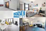 Lainnya Livestay - 3 bed Apt With Balcony Near Heathrow