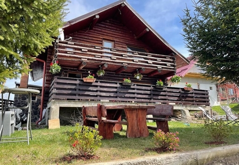 Lain-lain Stunning 4-bed Chalet in Bran With Superb Panorama