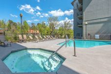 Lain-lain Cedar Lodge