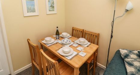 Lainnya 2 Number 6 Oxwich Leisure Park