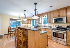 Others 7 22MBR - Hot Tub - Wi-Fi - BBQ - Pets OK - Sleeps 8