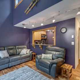 Primary image 1 23SW - Luxurious - Wi-Fi - Fireplace - Sleeps 4, Whatcom County Hotels