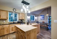 อื่นๆ 4 69SL - Upscale - Hot Tub - Wi-Fi - BBQ - Sleeps 8