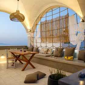 Primary image 1 Central Oia Hostel, Khách sạn Saint Yachting Santorini