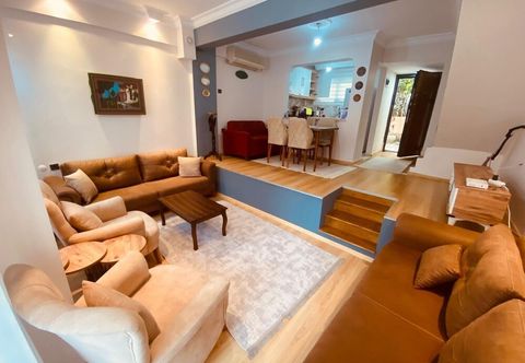 อื่นๆ Beautiful 3-bedroom House With Sea View and Garden