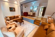 อื่นๆ Beautiful 3-bedroom House With Sea View and Garden