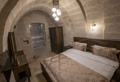 Others 3 Underground Cave Suites