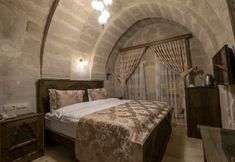 Others 4 Underground Cave Suites